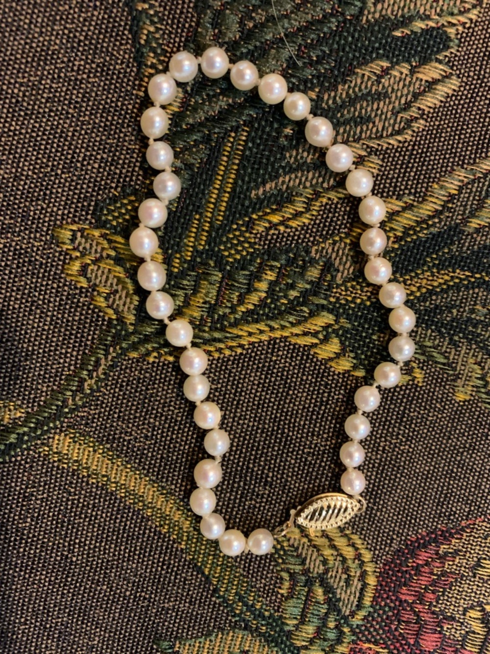 Vintage 1985 Pearl Bracelet with Gold Clasp